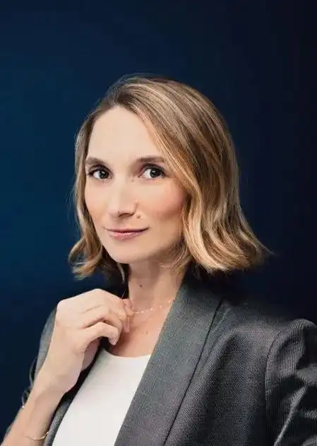 بیوگرافی Alexandra Carlin